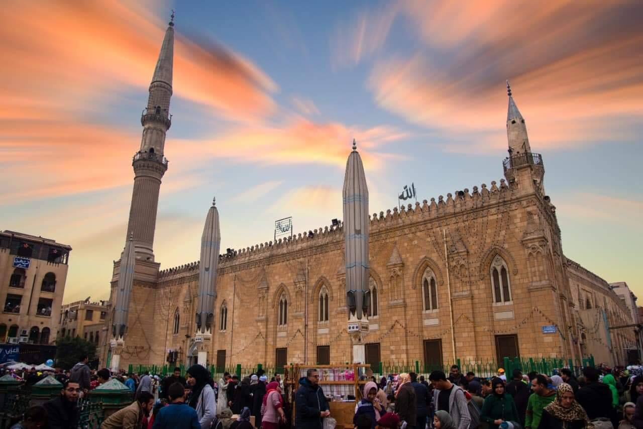مسجد الحسين وشارع المعز